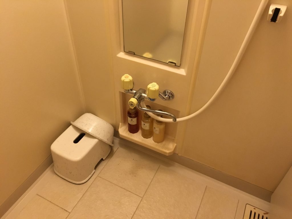 japan sitting shower