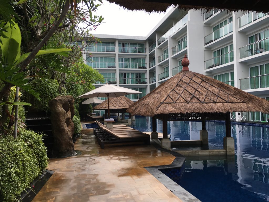 sakala resort bali swimming pool